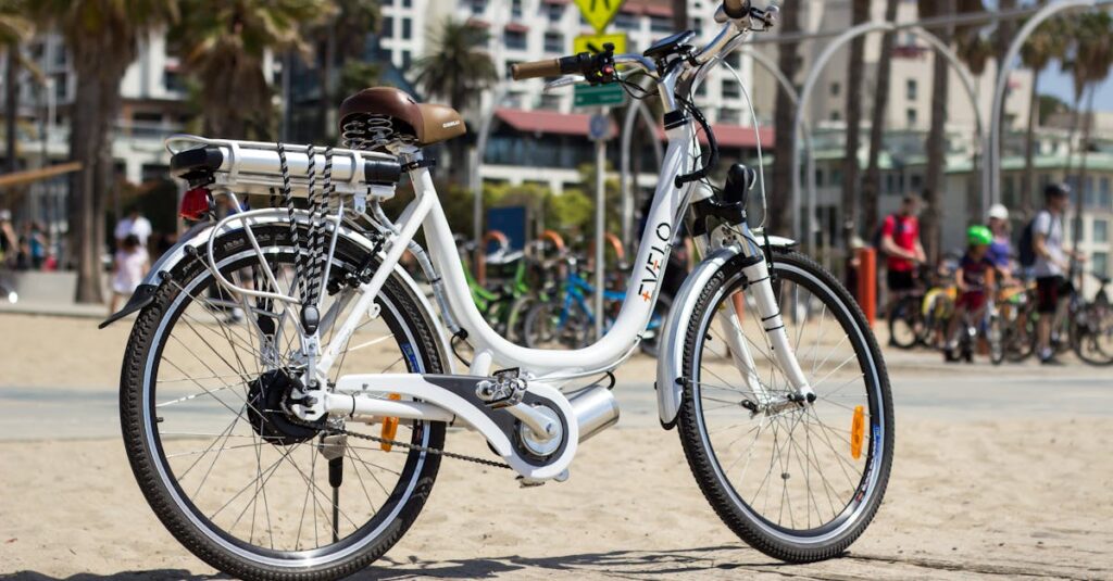 découvrez le meilleur vélo électrique pliant offrant un excellent rapport qualité-prix. idéal pour les trajets quotidiens et les escapades en plein air, ce vélo combine commodité, performance et design compact. explorez la liberté de vous déplacer facilement sans compromettre votre portefeuille.