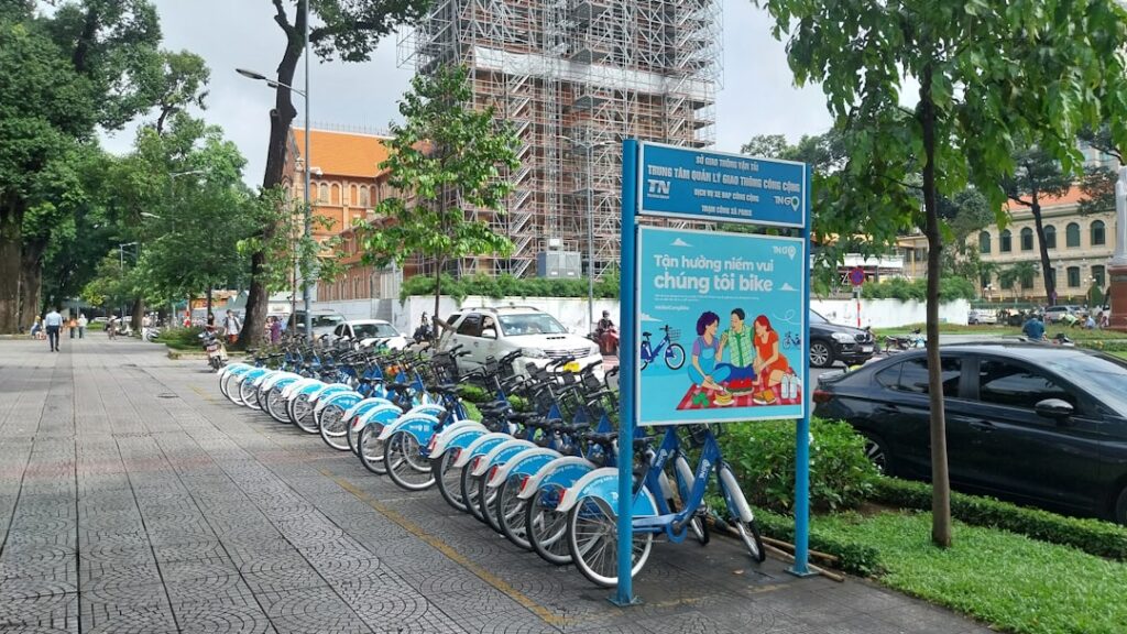 découvrez notre service de bike-sharing, une solution écologique et pratique pour vos déplacements en ville. louez un vélo à la demande et profitez des bienfaits d'un transport durable tout en explorant votre environnement de manière flexible et économique.