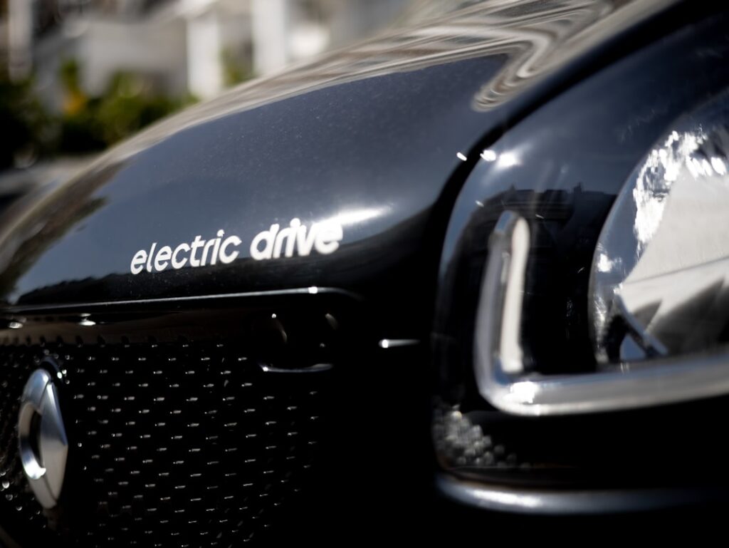 découvrez les dernières tendances et statistiques sur les ventes de véhicules électriques. explorez comment la transition vers une mobilité durable transforme l'industrie automobile et les avantages des voitures électriques pour l'environnement et l'économie.