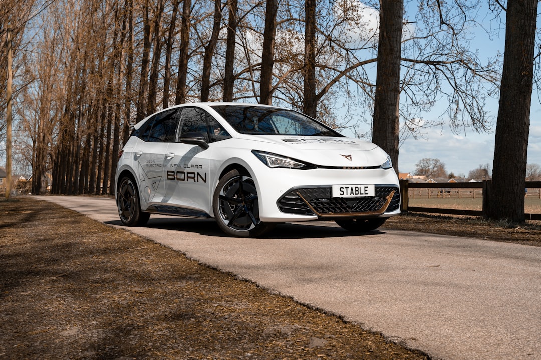 découvrez l'opel corsa electric, la citadine 100% électrique alliant performance, confort et respect de l'environnement. avec son design moderne et ses technologies avancées, passez à la mobilité durable sans compromis.