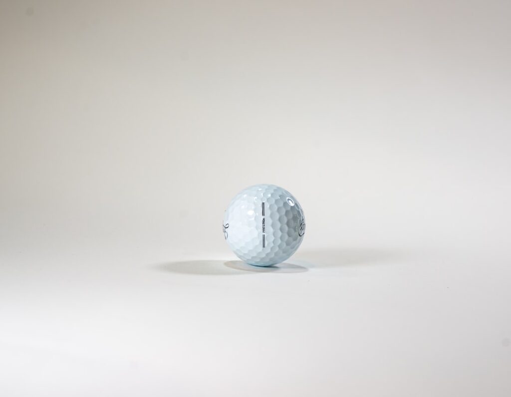 découvrez l'e-golf, la voiture électrique alliant performance, confort et respect de l'environnement. profitez d'une conduite dynamique avec une autonomie impressionnante et des technologies innovantes. explorez l'avenir de la mobilité avec l'e-golf!