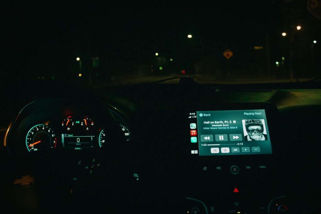 découvrez le lexus is 300h, une berline hybride alliant élégance, performance et technologie de pointe. profitez d'une conduite agréable et écologique grâce à son moteur hybride innovant, tout en bénéficiant d'un intérieur raffiné et d'équipements haut de gamme.