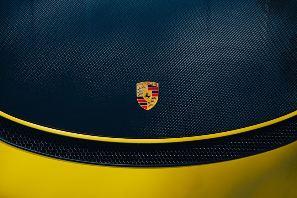 découvrez la renault zoe, la voiture électrique qui allie performance, confort et écologie. avec son design moderne et ses technologies avancées, la zoe est la solution idéale pour une conduite urbaine intelligente.
