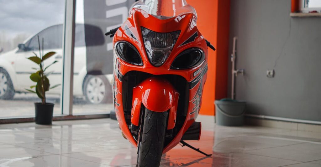 découvrez la puissance et la vitesse inégalées de la suzuki hayabusa 1300, la moto emblématique qui allie performance exceptionnelle et design futuriste. préparez-vous à une expérience de conduite inoubliable sur les routes et pistes.