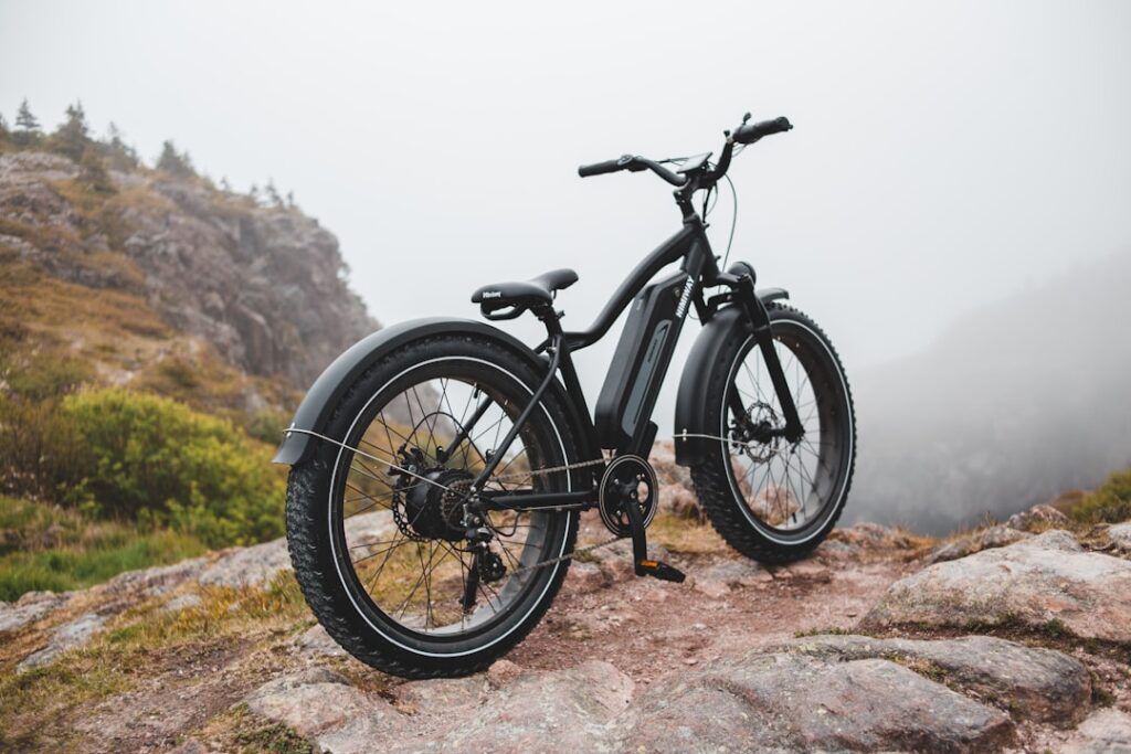 découvrez nos vélos électriques performants et écologiques, parfaits pour vos déplacements quotidiens en ville ou à la campagne. profitez d'une autonomie prolongée et d'un confort optimal pour transformer chaque trajet en plaisir.