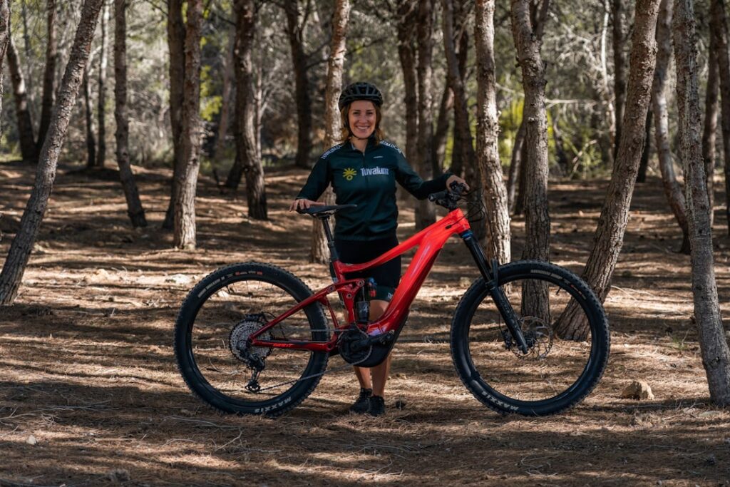 découvrez le vélo électrique tout-terrain idéal pour vos aventures en montagne. profitez de performances puissantes, d'une grande autonomie et d'une expérience de conduite unique avec notre electric mountain bike.