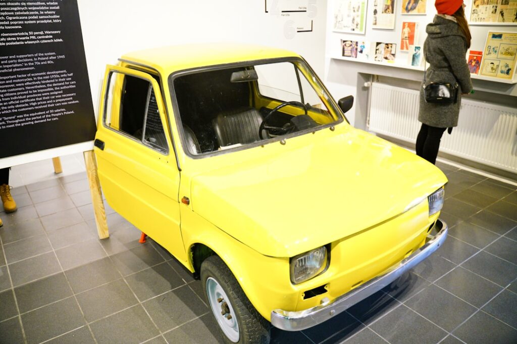 découvrez la renault 4 électrique, une réinvention moderne de l’iconique r4. profitez d’une conduite écologique, innovante et pleine de charme rétro adaptée aux besoins d’aujourd’hui.