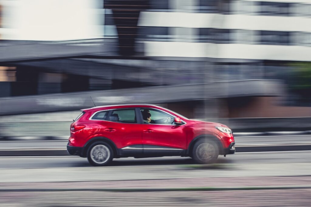 découvrez le renault captur, le suv urbain alliant design moderne, confort et technologies avancées. profitez d’une expérience de conduite unique et modulable, idéale pour la ville comme pour les escapades. trouvez toutes les informations sur ses équipements, moteurs et prix.