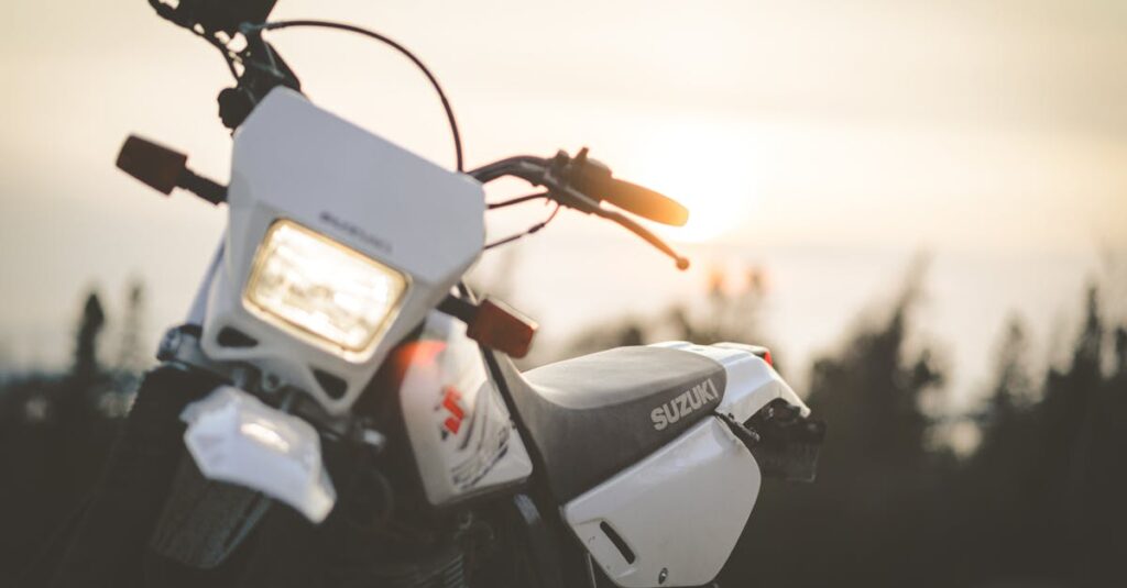 découvrez la suzuki sfv 650 gladius, une moto polyvalente alliant performance, maniabilité et design moderne, idéale pour les motards urbains et les amateurs de sensations fortes.