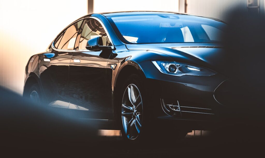 découvrez la tesla model s, une berline électrique haut de gamme offrant autonomie exceptionnelle, performances remarquables et technologies innovantes. explorez ses atouts, son design élégant et son expérience de conduite unique.