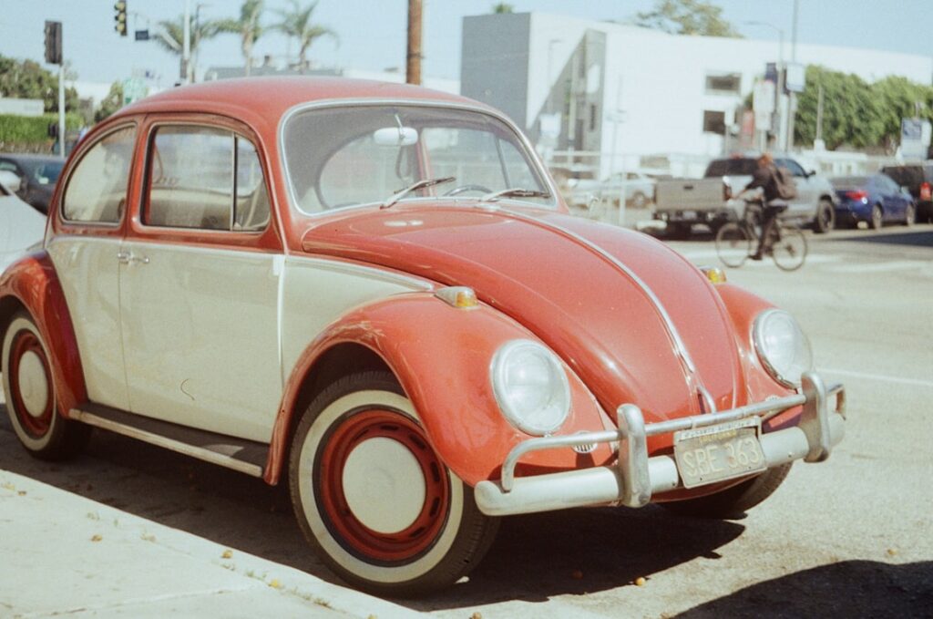 découvrez la volkswagen id.2, la nouvelle citadine électrique compacte alliant design innovant, technologie avancée et autonomie adaptée à vos déplacements quotidiens. parfait équilibre entre écologie et plaisir de conduire.