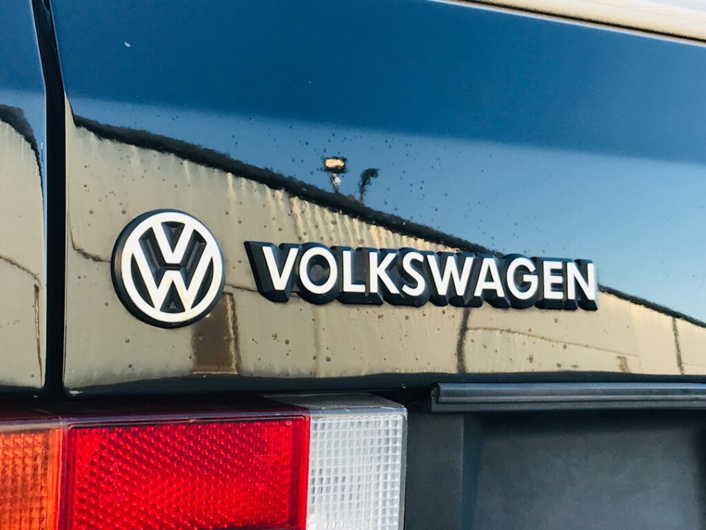découvrez l'autonomie de la volkswagen id.5 : performances, capacité de batterie et conseils pour optimiser vos trajets électriques. tout ce qu'il faut savoir sur la conduite sans compromis.