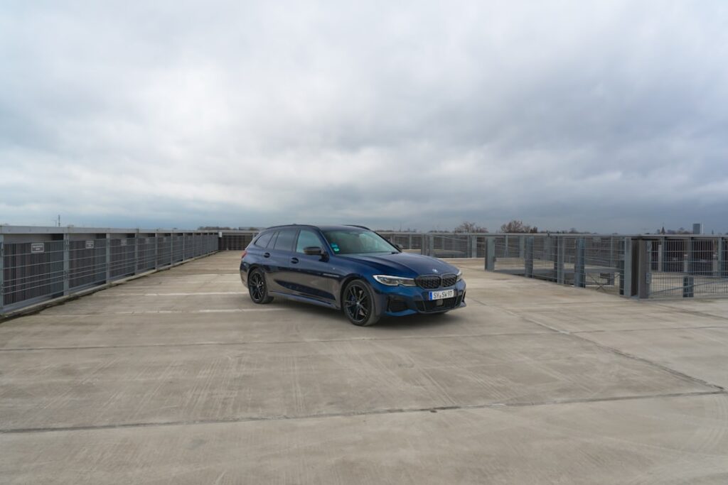 découvrez la bluecar, la voiture électrique innovante conçue pour la ville. profitez d'une mobilité propre, économique et respectueuse de l'environnement avec la bluecar.