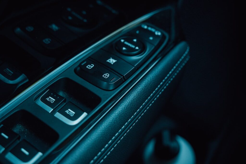 découvrez tout ce qu’il faut savoir sur les voitures hybrides : fonctionnement, avantages, économies de carburant et conseils pour choisir le modèle adapté à vos besoins.