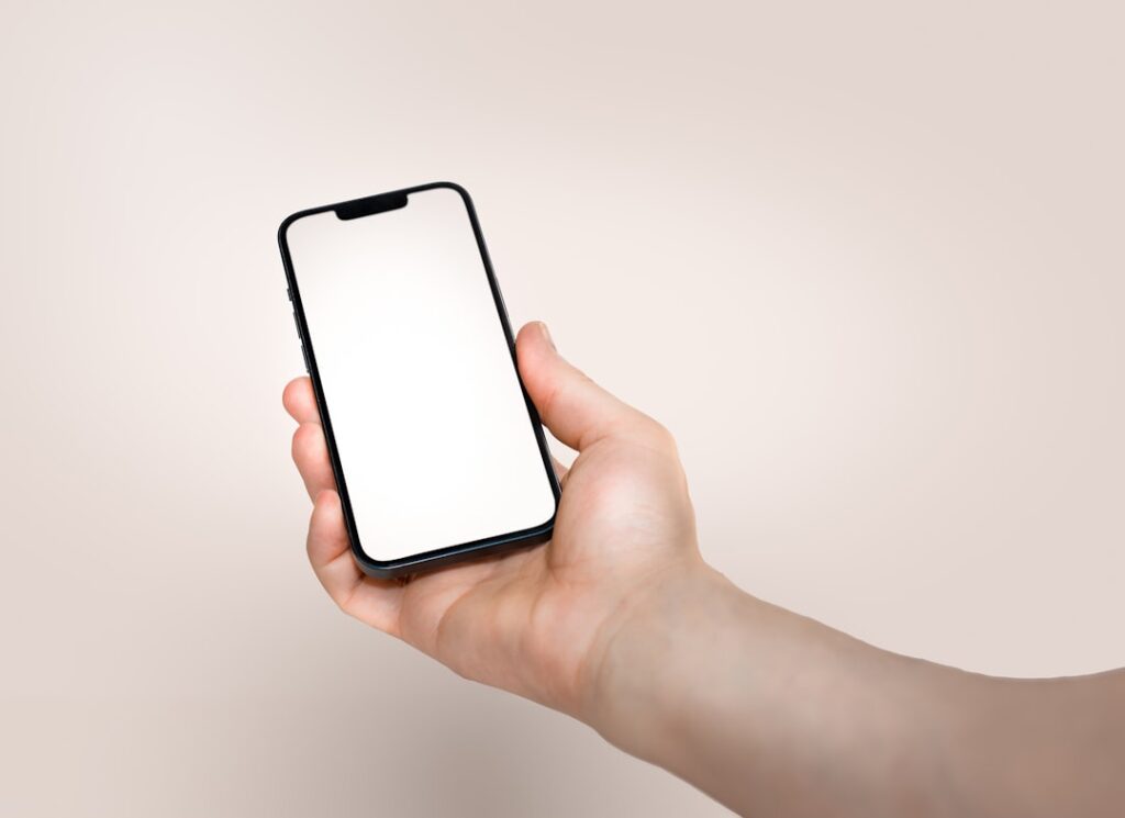 découvrez le smartphonegrip, l’accessoire indispensable pour une prise en main sécurisée et confortable de votre téléphone. idéal pour éviter les chutes et faciliter la prise de photos ou de vidéos au quotidien.