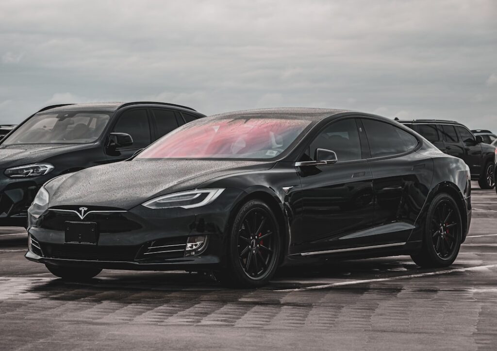 découvrez la tesla model 2 : la nouvelle voiture électrique compacte et abordable de tesla, alliant technologie innovante, autonomie performante et design moderne pour révolutionner la mobilité urbaine.