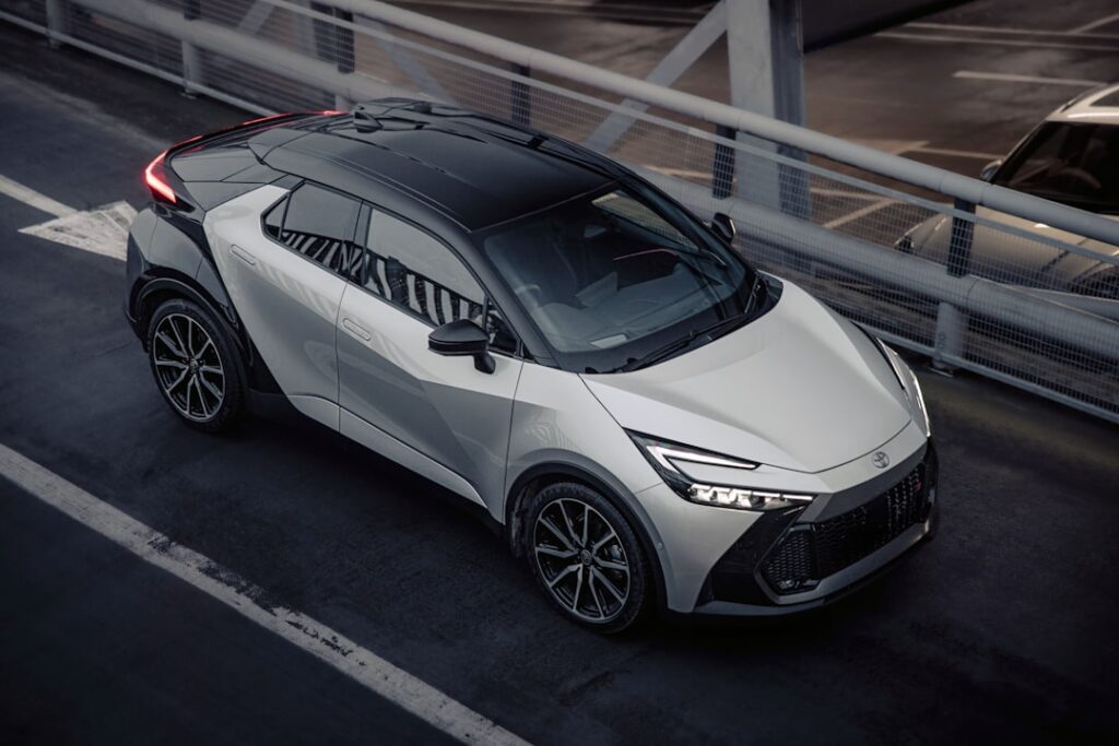 découvrez le nouveau toyota rav4 2025 : design moderne, technologies avancées, motorisations hybrides et sécurité optimale. idéal pour la famille ou l’aventure, explorez ses nouveautés et sa fiche technique détaillée.