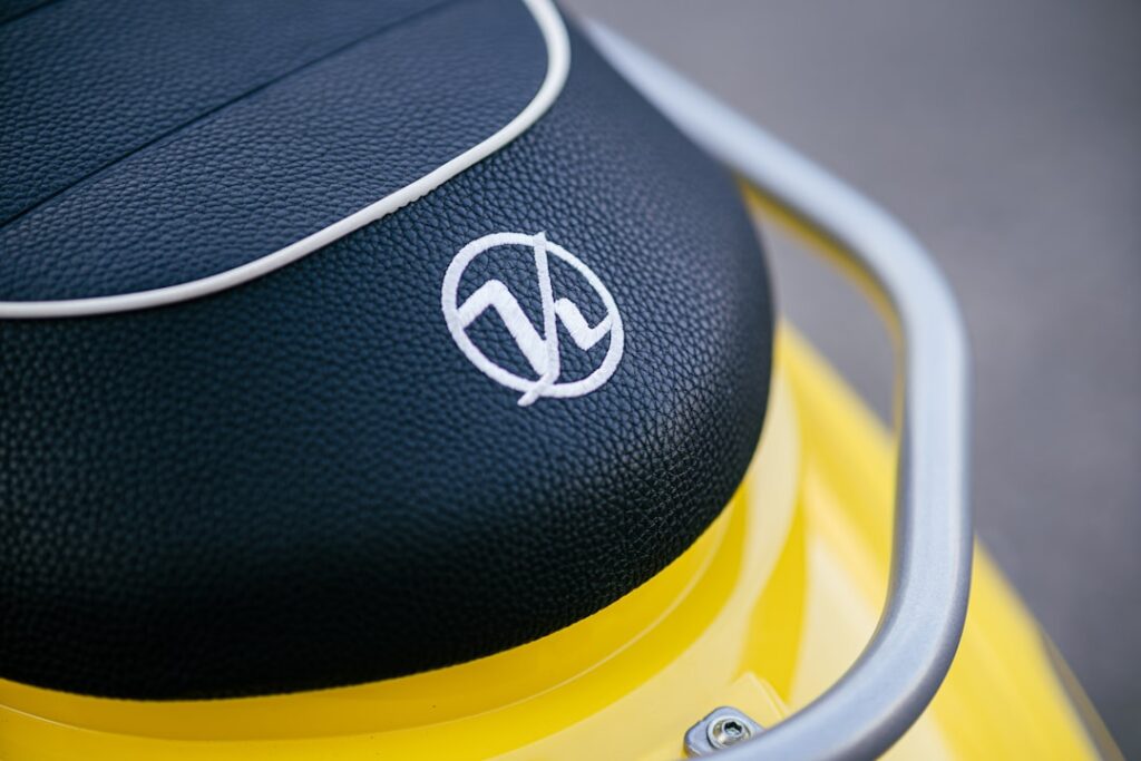découvrez la volkswagen golf 7 gte : une voiture hybride rechargeable alliant performance, confort et faibles émissions. profitez d'une conduite dynamique, d’une technologie innovante et d’un design moderne. idéale pour la ville comme pour la route !