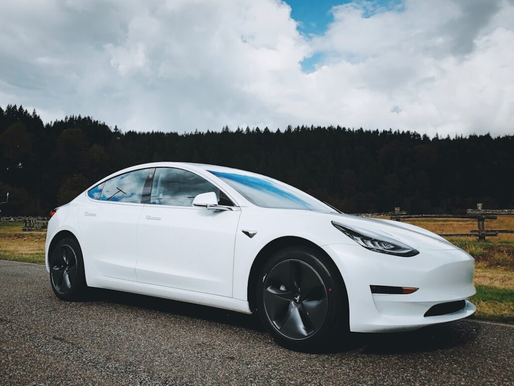 découvrez comment acquérir une tesla abordable et profitez de voitures électriques innovantes à prix accessible. comparez modèles, options et astuces pour économiser sur votre future tesla.