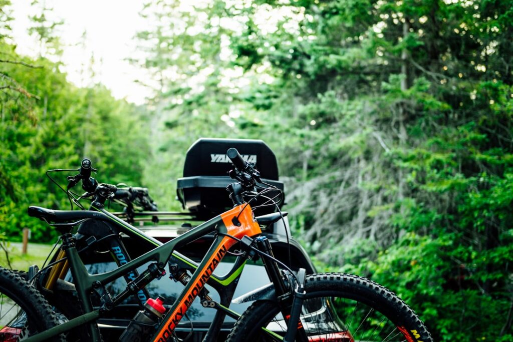 Thule Velospace XT : un porte-vélos pratique mais qui prend de la place découvrez notre sélection de porte-vélos robustes et pratiques, idéals pour transporter ou ranger votre vélo en toute sécurité. profitez de solutions adaptées à tous les besoins et types de vélos !