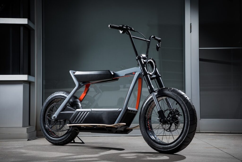découvrez tout sur les vélos électriques : avantages, modèles, conseils d'achat et astuces pour choisir le meilleur vélo électrique adapté à vos besoins et profiter de la mobilité écologique.