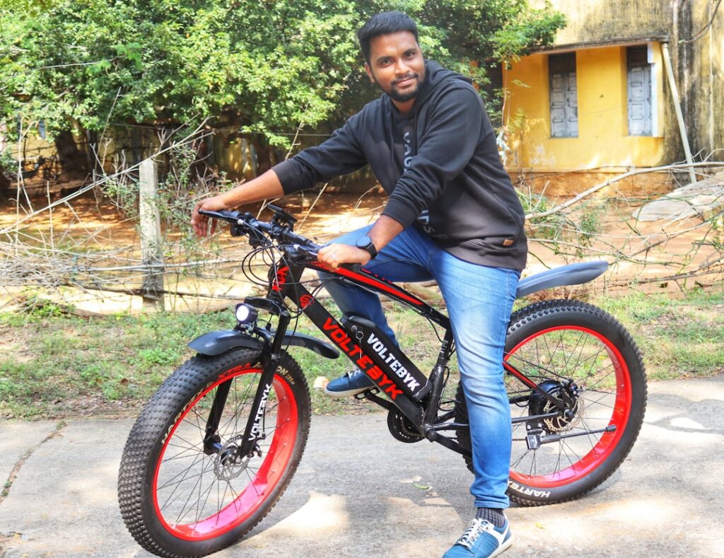 Découvrez le Decathlon Rockrider E-EXPL 520 S : le vélo électrique tout terrain pour les aventuriers découvrez les performances et l'autonomie des vélos électriques tout-terrain. optez pour un electric mountain bike et profitez d'aventures en pleine nature avec puissance et confort.