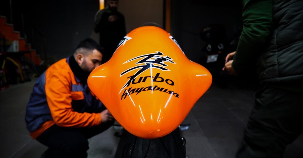 Dépassement des 400 km/h avec la légendaire Hayabusa découvrez l'univers de la hayabusa : moto légendaire connue pour sa puissance, sa vitesse exceptionnelle et son design innovant. idéale pour les passionnés de sensations fortes et de performances mécaniques.