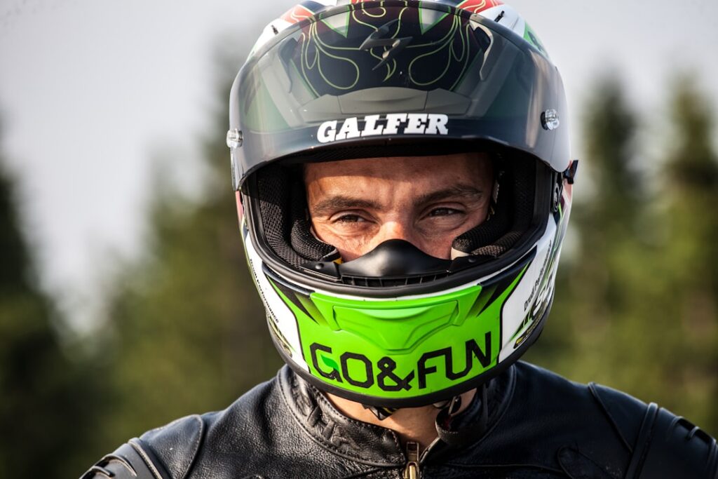 découvrez tout sur les casques : modèles, conseils pour bien choisir, sécurité et innovations. protégez-vous efficacement en trouvant le casque adapté à vos besoins.