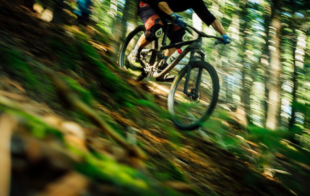 découvrez tout sur le mountain bike : conseils, guides d’achat, itinéraires et astuces pour les passionnés de vtt. préparez-vous à vivre l’aventure sur tous les terrains !