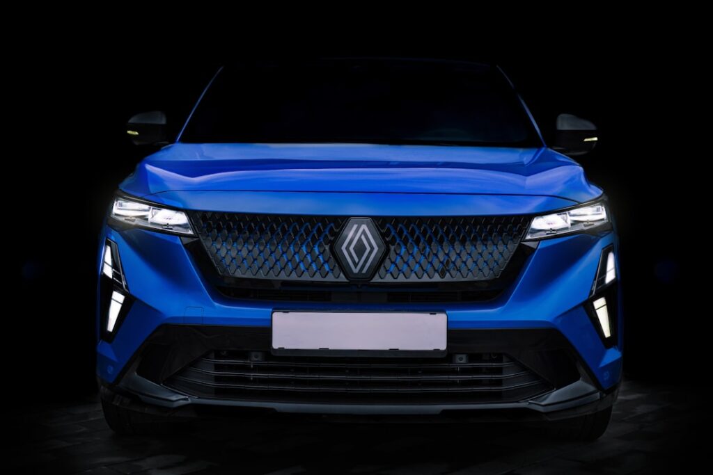 découvrez l'univers de renault : actualités, modèles de voitures, innovations, offres et services du constructeur automobile français emblématique.