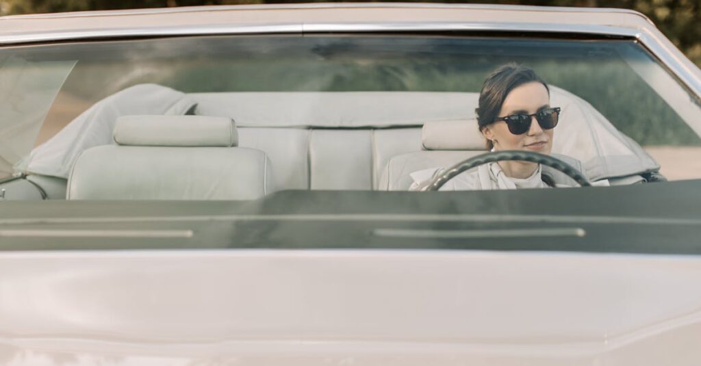 découvrez tout sur le roadster : caractéristiques, histoire et modèles emblématiques. conseils pour choisir et entretenir votre roadster, actualités et tendances du marché automobile.