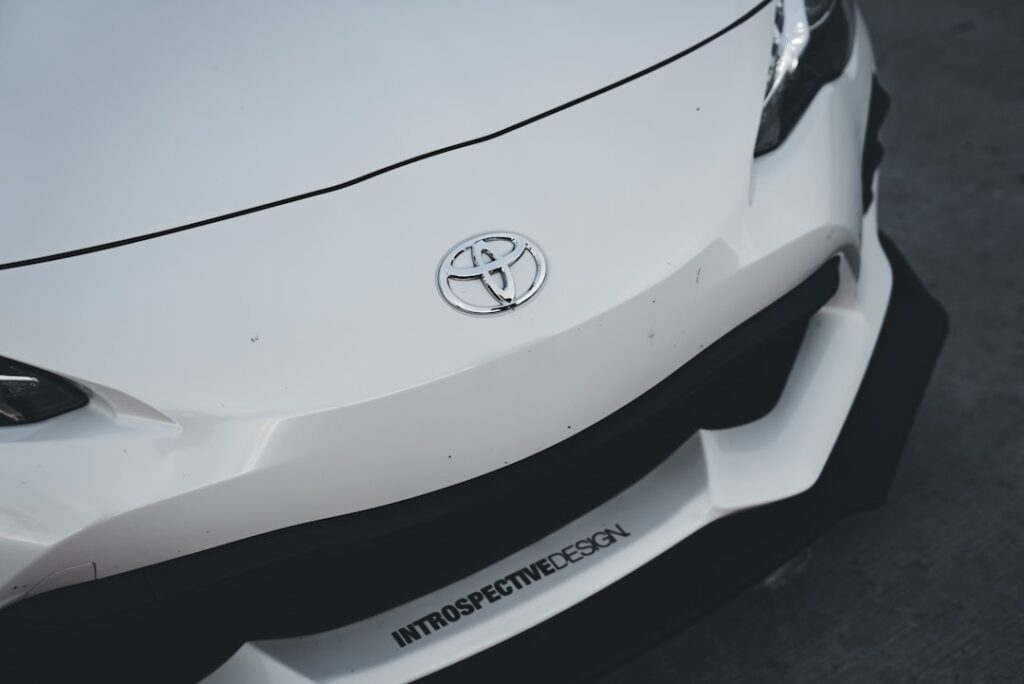 découverte du toyota rav4 hybride : un SUV alliant performance et écologie découvrez le toyota rav4 hybrid : un suv alliant performance, économie de carburant et technologies avancées. profitez d'une conduite écologique, d'un design moderne et du confort signé toyota.