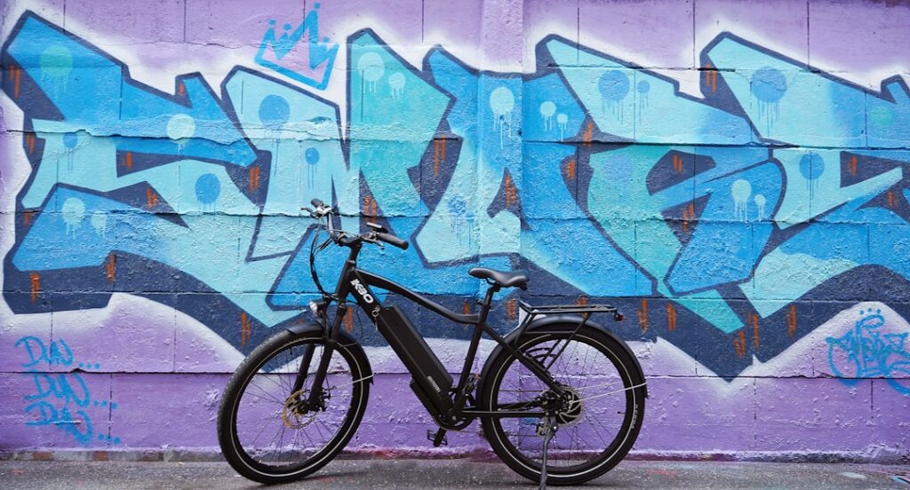 découvrez le vélo btwin expl 900r, un modèle performant et polyvalent idéal pour les amateurs de vtt à la recherche de confort et résistance sur tous les terrains.