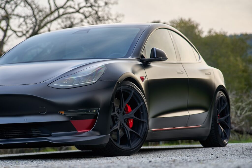 découvrez les améliorations d'autonomie 2022 des tesla model 3 et model y, avec des performances optimisées et une meilleure efficacité pour vos trajets quotidiens.