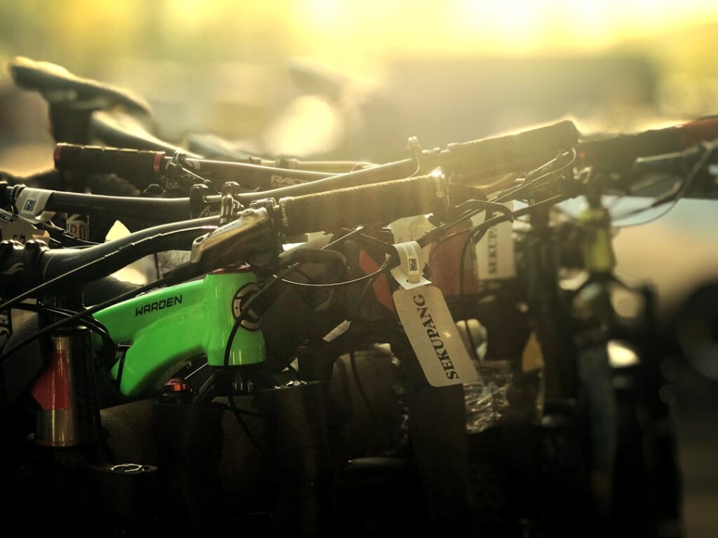 À la découverte des antivols de vélo les plus robustes du marché découvrez notre sélection de antivols pour vélo pour protéger votre deux-roues contre le vol. sécurité optimale et tranquillité d'esprit garanties.