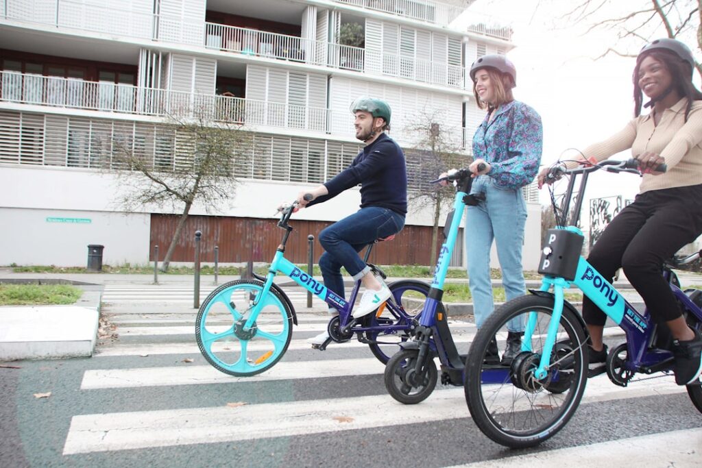 découvrez notre service de vélo électrique en libre-service, une solution écologique et pratique pour vos déplacements urbains.