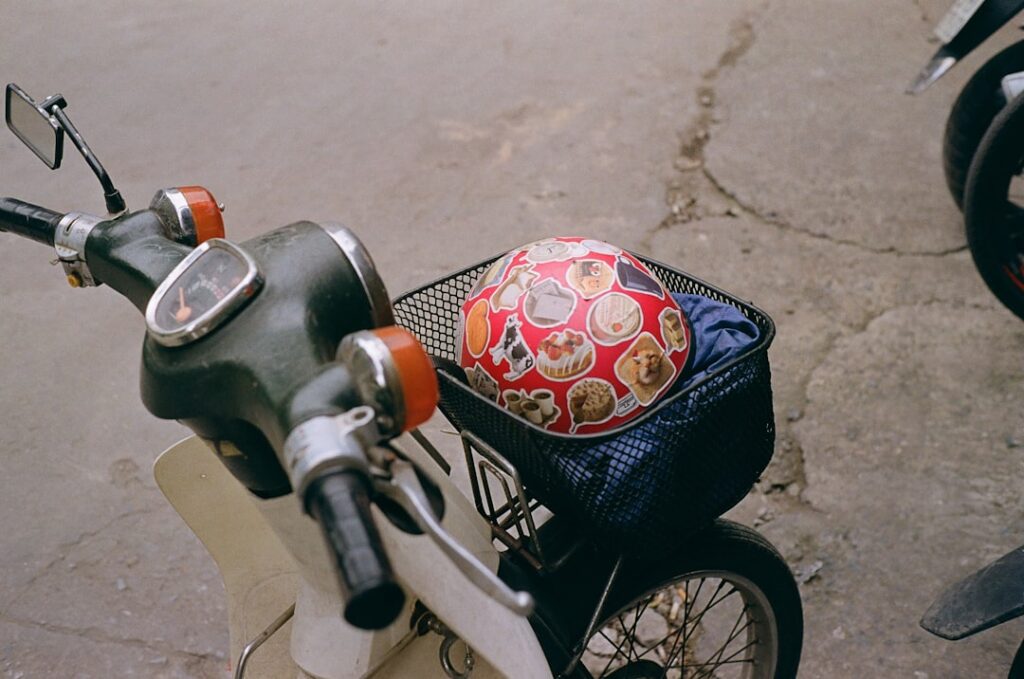 casque de vélo gonflable innovant offrant une protection optimale et un confort maximal pour vos déplacements à vélo en toute sécurité.