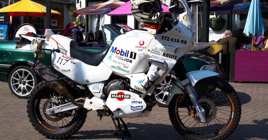 Essai de la Yamaha MT-09 Street Rally : une machine conçue pour la performance sur route découvrez la yamaha mt-09 street rally, une moto agile et puissante conçue pour la conduite urbaine et les aventures routières. alliez performance, style et technologie pour une expérience de conduite incomparable.